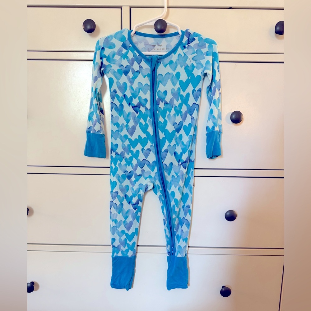 Little sleepies zippy-watercolor hearts